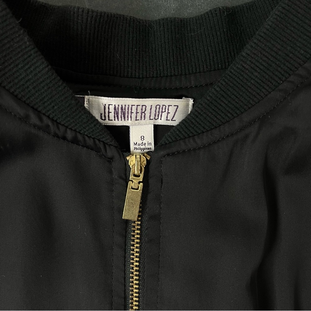 JENNIFER LOPEZ Black Satin Cropped Zip Up Bomber Jacket Size 8 | EUC - Picture 7 of 8